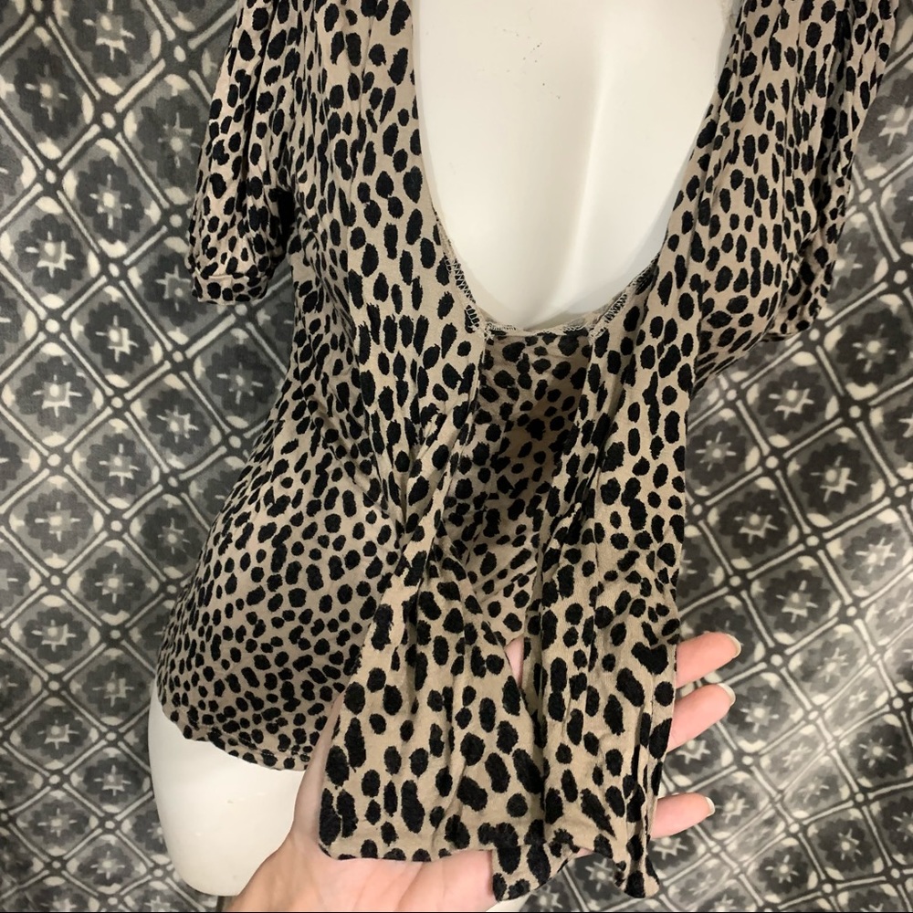 Banana Republic cheetah print tie-up collar top S - Picture 3 of 5